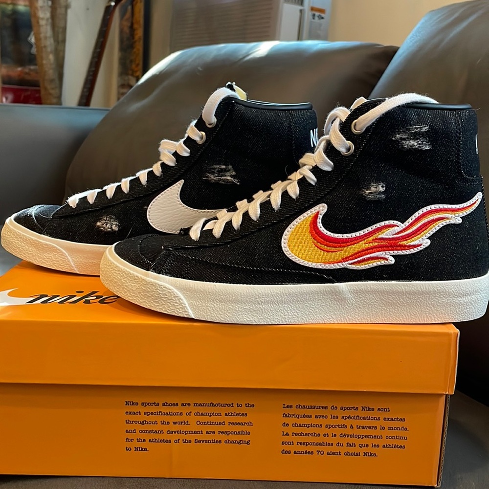 NIKE Blazer Mid ‘77 Vintage Cleveland Rocks Box not Included